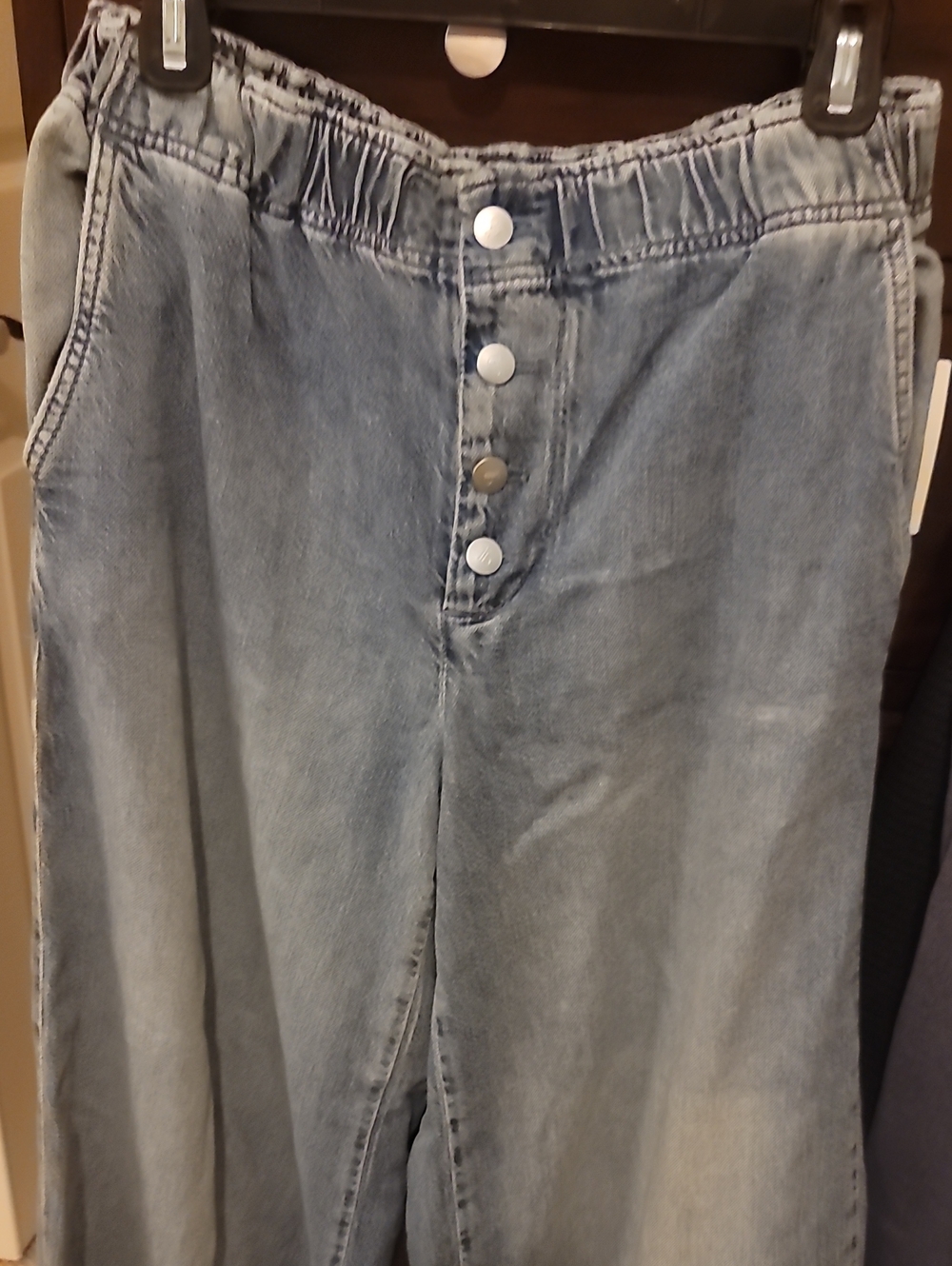 NWT Pilcro By Anthropology Hi Waist Light Blue Wide-Leg Jeans with Button Front